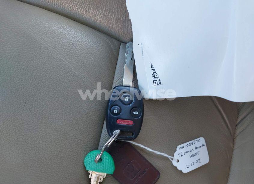 Photo 11 of 2012 Honda Accord 2.4 EX-L (VIN 1HGCP2F8XCA054570)