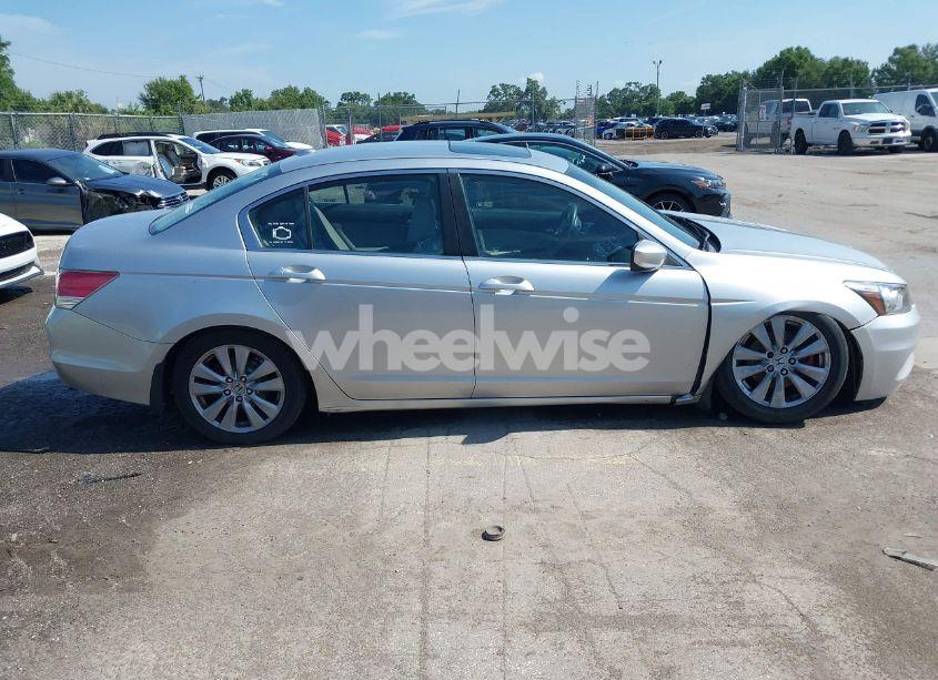 Photo 13 of 2012 Honda Accord 2.4 EX-L (VIN 1HGCP2F8XCA055332)