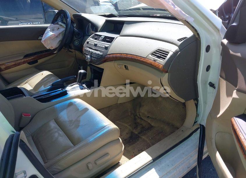 Photo 5 of 2009 Honda Accord 3.5 EX-L (VIN 1HGCP36869A012945)