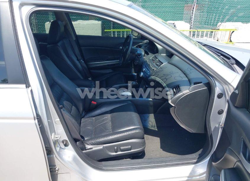 Photo 5 of 2009 Honda Accord 3.5 EX-L (VIN 1HGCP36869A051311)