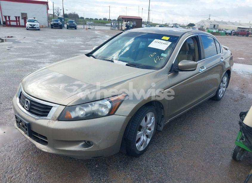 Photo 2 of 2009 Honda Accord 3.5 EX-L (VIN 1HGCP36879A011898)