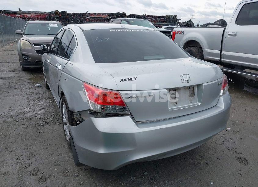 Photo 3 of 2009 Honda Accord SDN (VIN 1HGCP36889A030136)