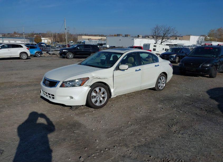 Photo 2 of 2009 Honda Accord 3.5 EX-L (VIN 1HGCP368X9A011832)