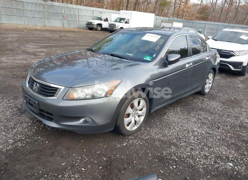 Photo 2 of 2010 Honda Accord 3.5 EX-L (VIN 1HGCP3F80AA028028)