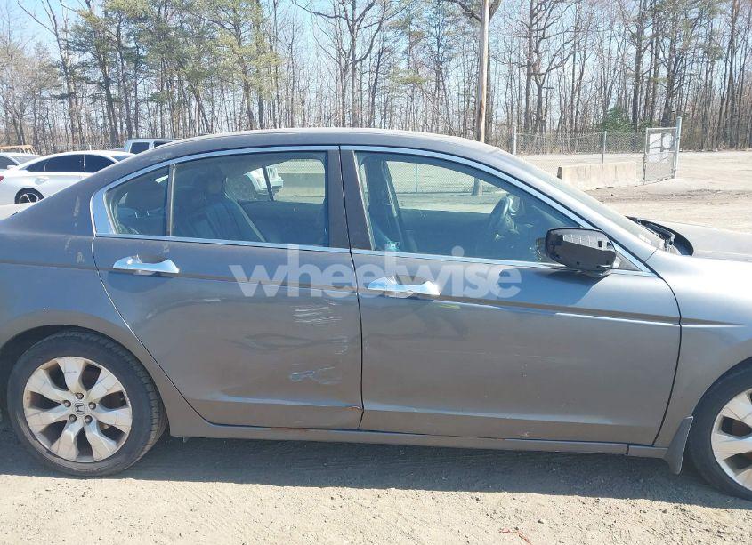 Photo 13 of 2010 Honda Accord 3.5 EX-L (VIN 1HGCP3F80AA032094)