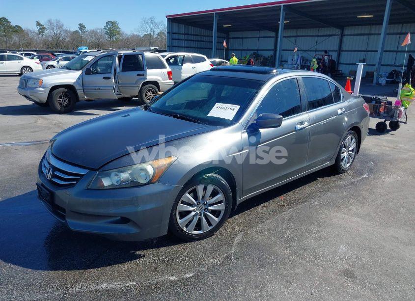 Photo 2 of 2011 Honda Accord 3.5 EX-L (VIN 1HGCP3F80BA024921)