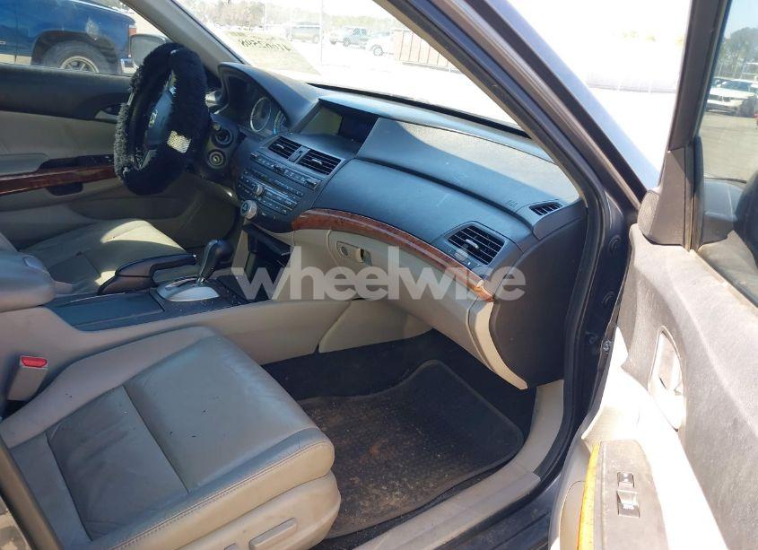 Photo 5 of 2011 Honda Accord 3.5 EX-L (VIN 1HGCP3F80BA024921)