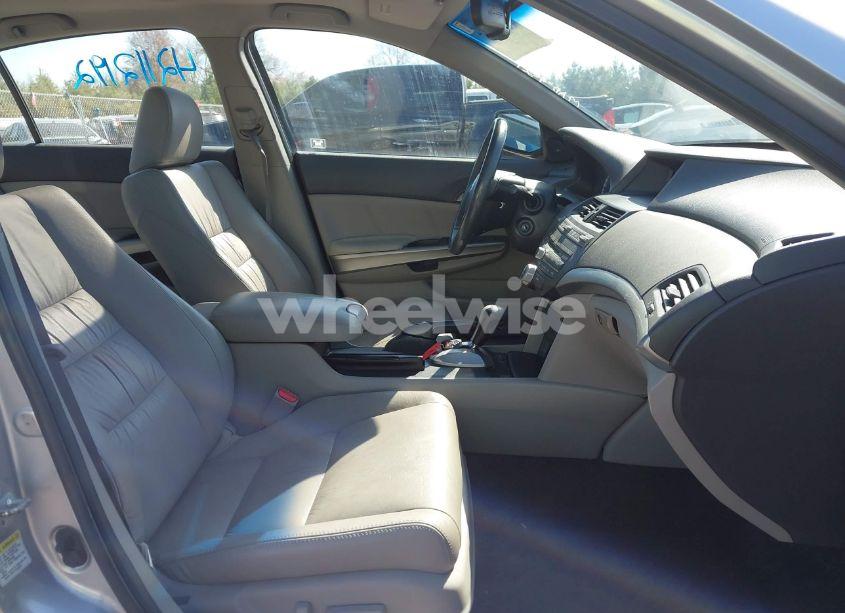 Photo 5 of 2010 Honda Accord 3.5 EX-L (VIN 1HGCP3F81AA029740)