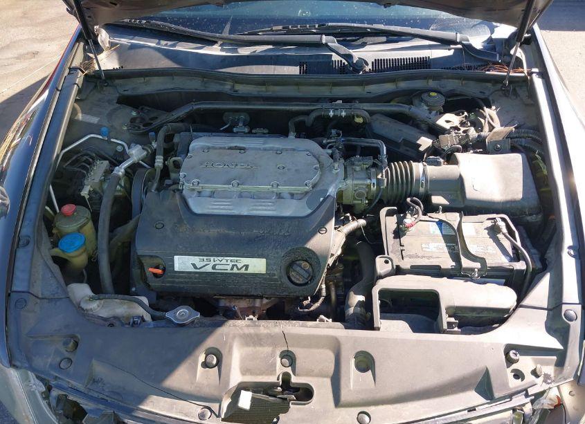 Photo 10 of 2011 Honda Accord 3.5 EX-L (VIN 1HGCP3F81BA006962)