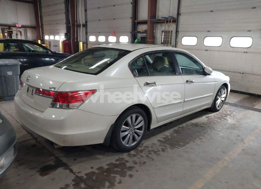 Photo 4 of 2011 Honda Accord 3.5 EX-L (VIN 1HGCP3F81BA009344)