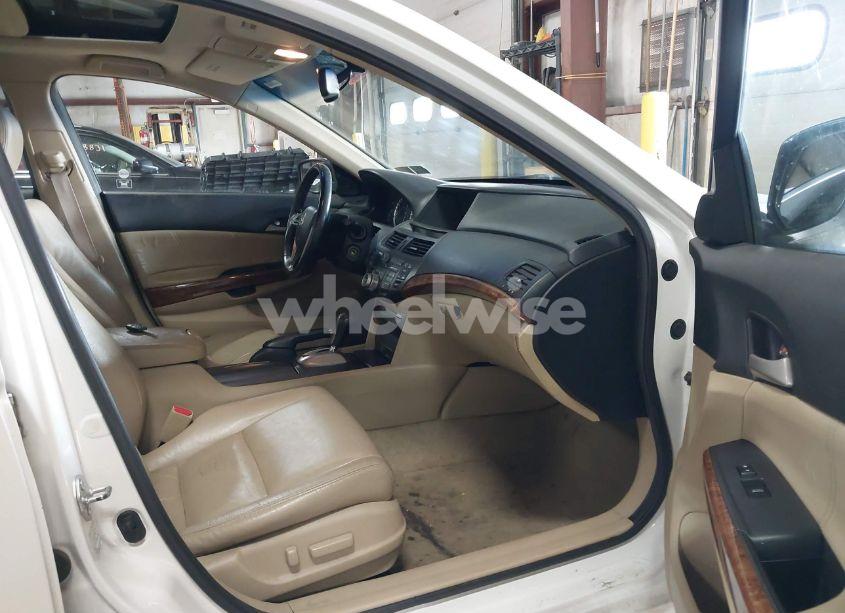 Photo 5 of 2011 Honda Accord 3.5 EX-L (VIN 1HGCP3F81BA009344)