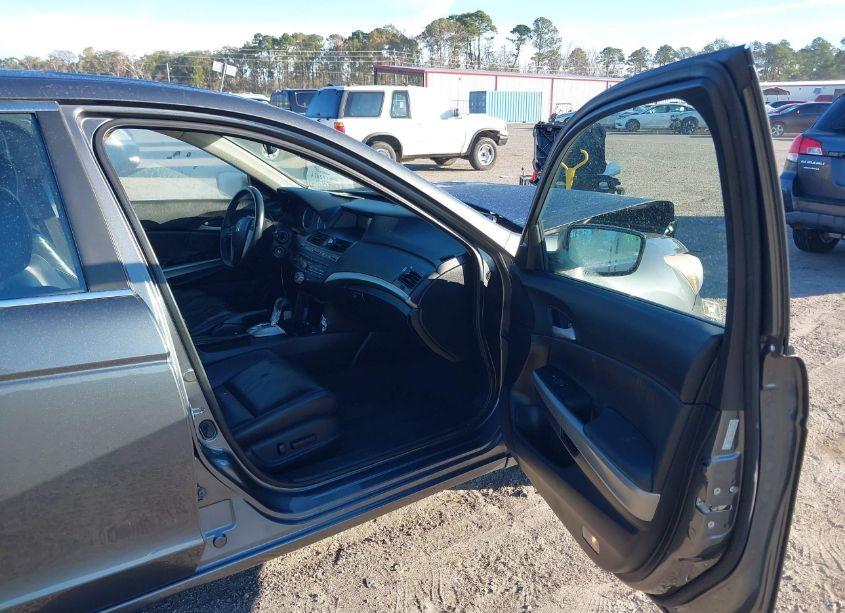 Photo 5 of 2010 Honda Accord 3.5 EX-L (VIN 1HGCP3F82AA020447)