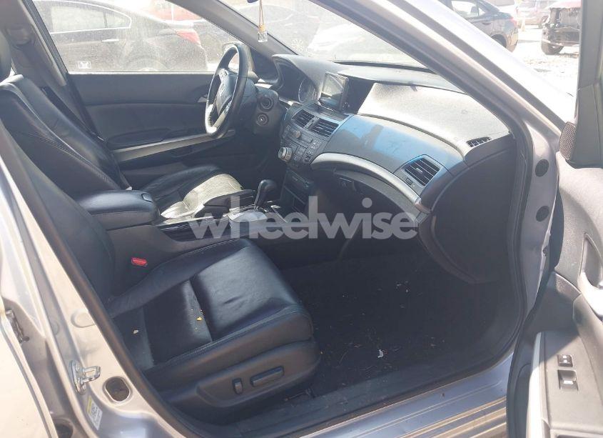 Photo 5 of 2010 Honda Accord 3.5 EX-L (VIN 1HGCP3F83AA010770)