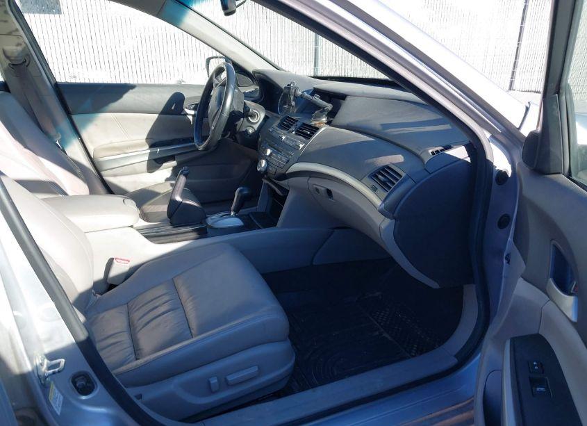 Photo 5 of 2010 Honda Accord 3.5 EX-L (VIN 1HGCP3F83AA028413)