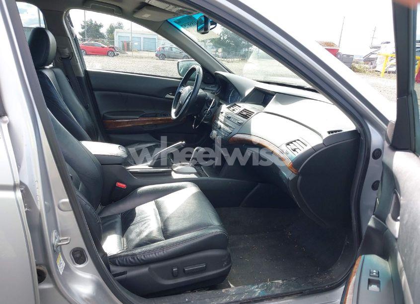 Photo 5 of 2011 Honda Accord 3.5 EX-L (VIN 1HGCP3F83BA008843)