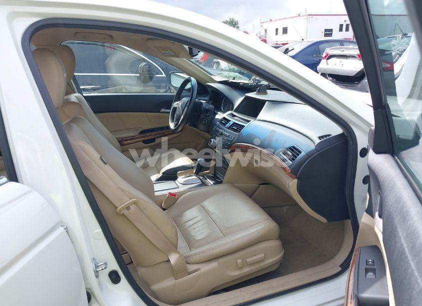 Photo 5 of 2011 Honda Accord 3.5 EX-L (VIN 1HGCP3F84BA003120)