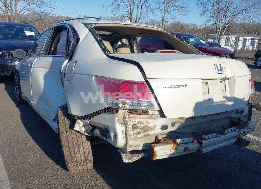Photo 3 of 2010 Honda Accord 3.5 EX-L (VIN 1HGCP3F85AA001942)