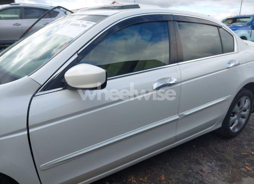 Photo 15 of 2010 Honda Accord 3.5 EX-L (VIN 1HGCP3F85AA021950)