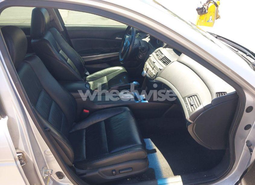 Photo 5 of 2010 Honda Accord 3.5 EX-L (VIN 1HGCP3F85AA032303)