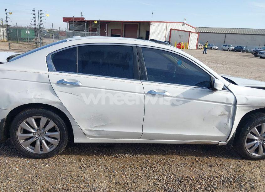 Photo 14 of 2012 Honda Accord SDN (VIN 1HGCP3F85CA023720)