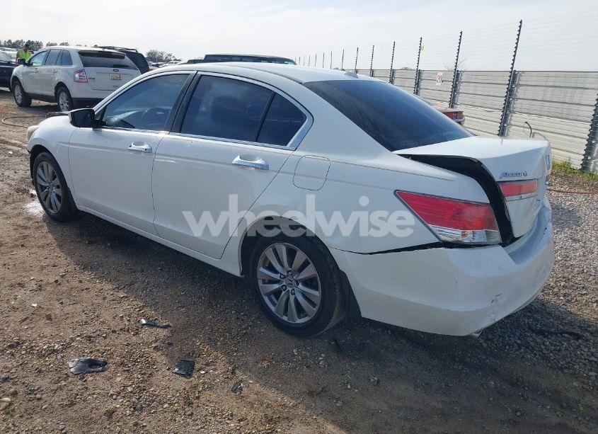 Photo 3 of 2012 Honda Accord SDN (VIN 1HGCP3F85CA023720)