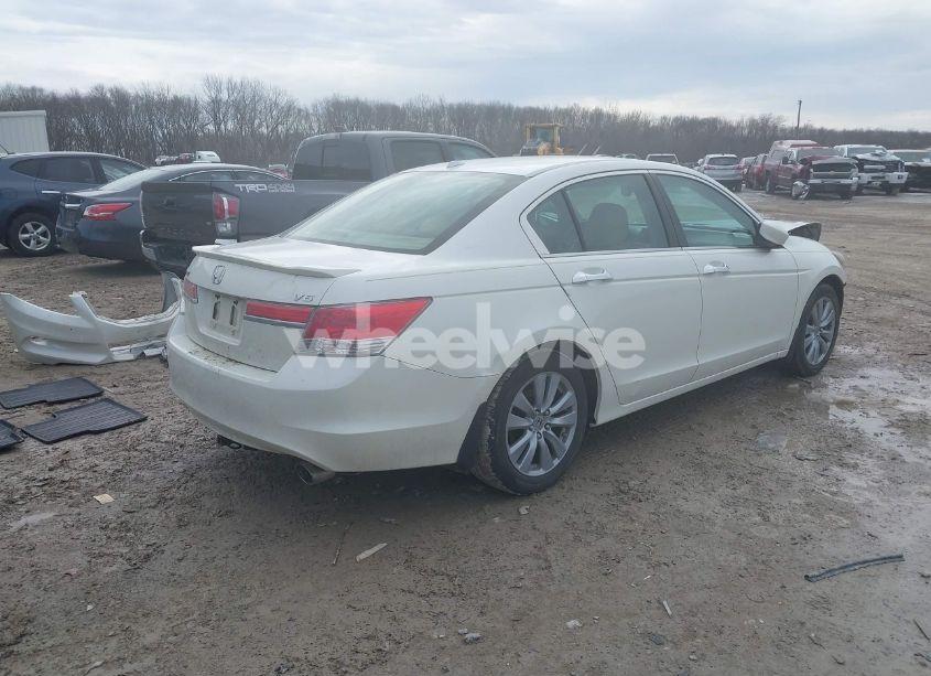 Photo 4 of 2011 Honda Accord 3.5 EX-L (VIN 1HGCP3F86BA005595)