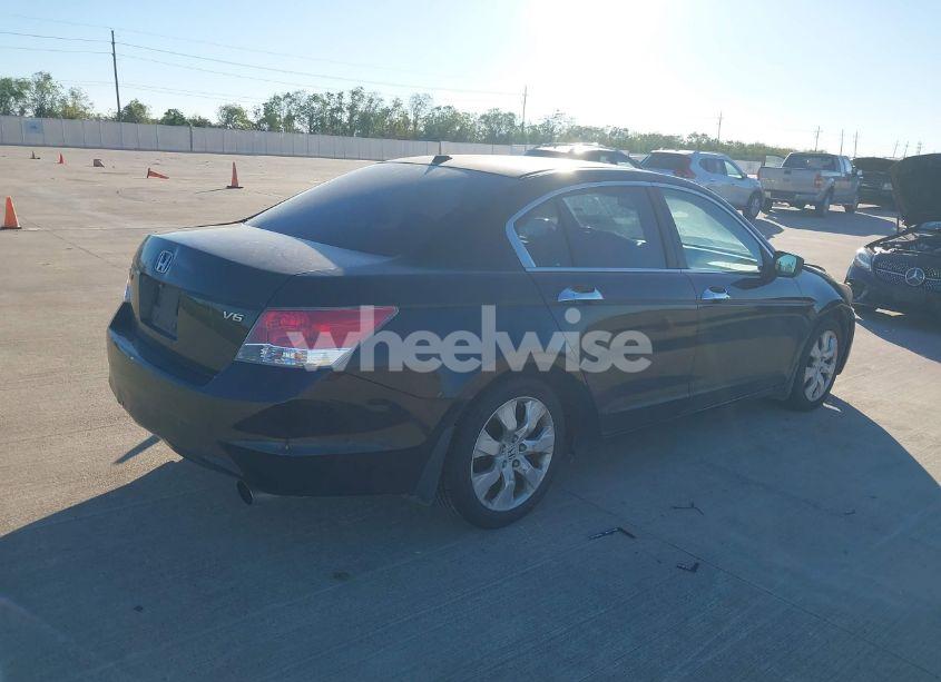 Photo 4 of 2010 Honda Accord 3.5 EX-L (VIN 1HGCP3F87AA009833)