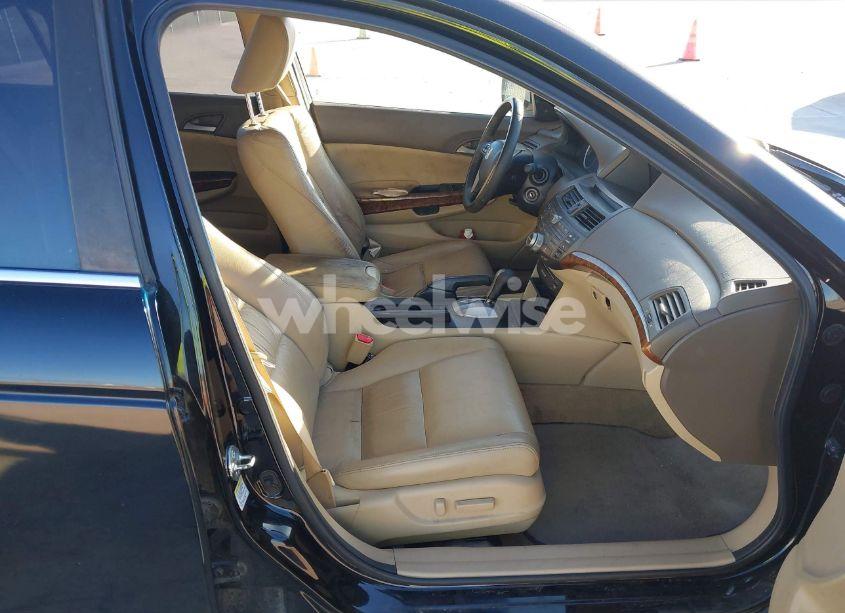 Photo 5 of 2010 Honda Accord 3.5 EX-L (VIN 1HGCP3F87AA009833)