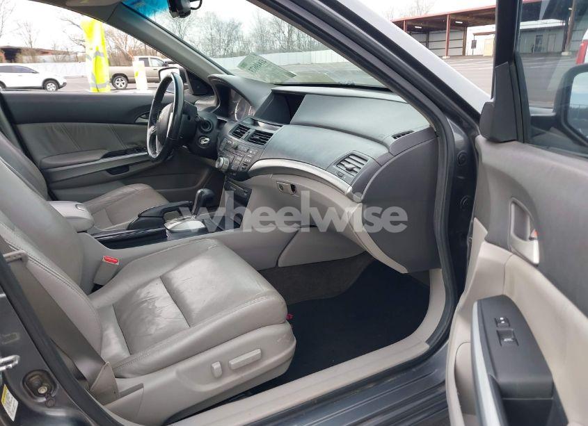 Photo 5 of 2010 Honda Accord 3.5 EX-L (VIN 1HGCP3F88AA028844)