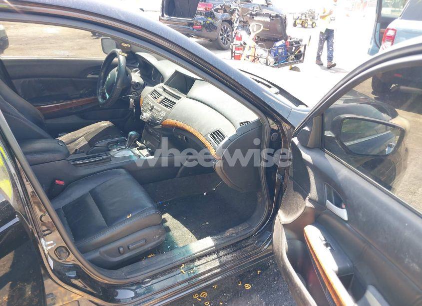 Photo 5 of 2011 Honda Accord 3.5 EX-L (VIN 1HGCP3F88BA032555)