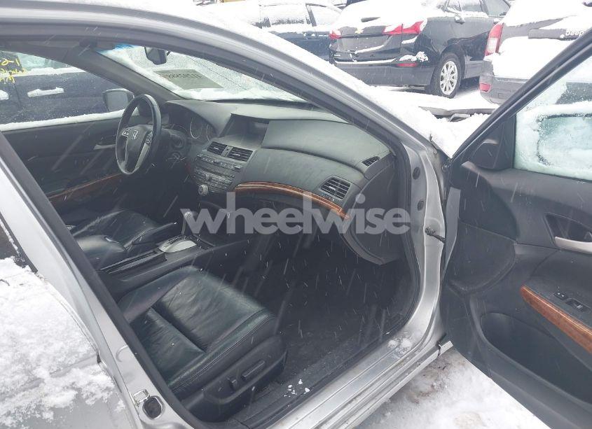 Photo 5 of 2011 Honda Accord 3.5 EX-L (VIN 1HGCP3F89BA008832)