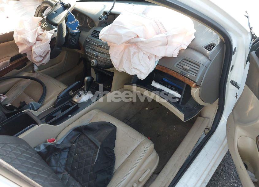 Photo 5 of 2010 Honda Accord 3.5 EX-L (VIN 1HGCP3F8XAA016985)