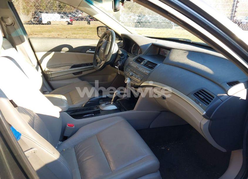 Photo 5 of 2010 Honda Accord 3.5 EX-L (VIN 1HGCP3F8XAA027131)