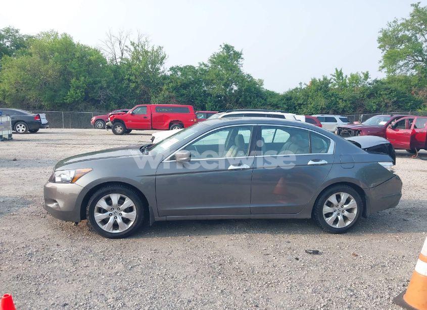 Photo 15 of 2010 Honda Accord 3.5 EX-L (VIN 1HGCP3F8XAA028599)