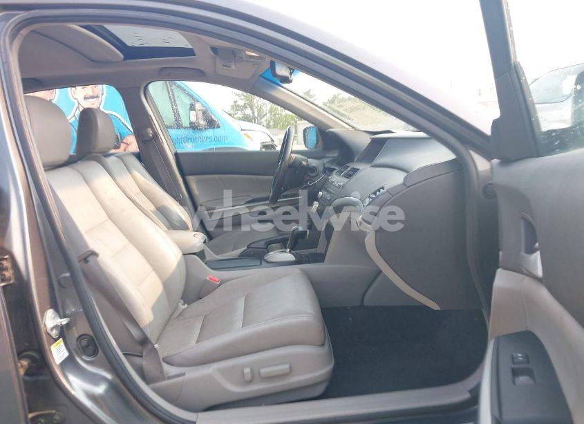 Photo 5 of 2010 Honda Accord 3.5 EX-L (VIN 1HGCP3F8XAA028599)