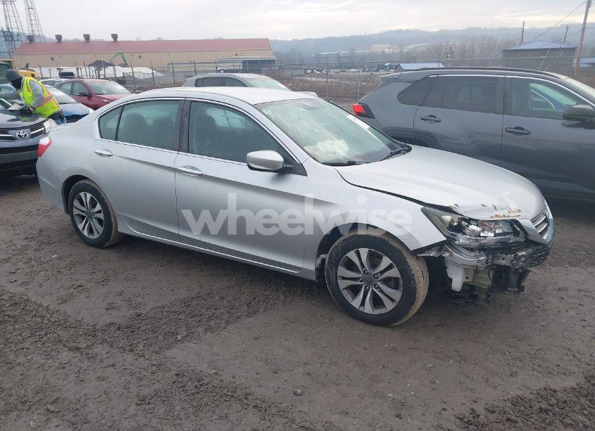2015 Honda Accord LX (VIN 1HGCR2E30FA017564) main photo