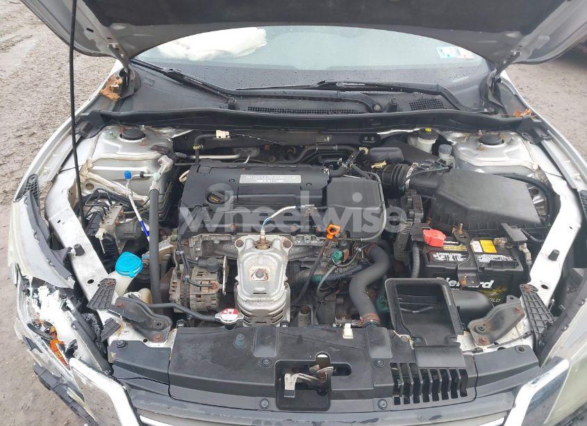 Photo 10 of 2015 Honda Accord LX (VIN 1HGCR2E30FA017564)