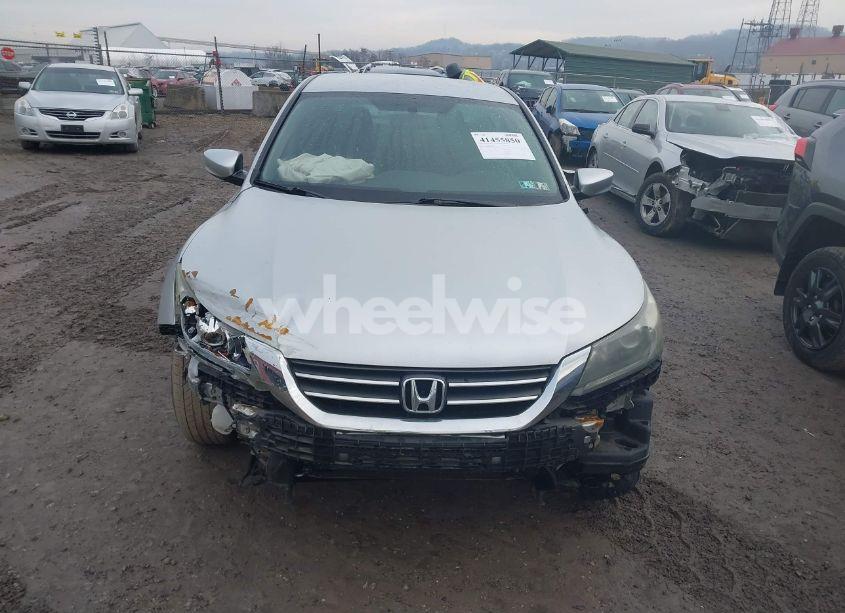 Photo 13 of 2015 Honda Accord LX (VIN 1HGCR2E30FA017564)