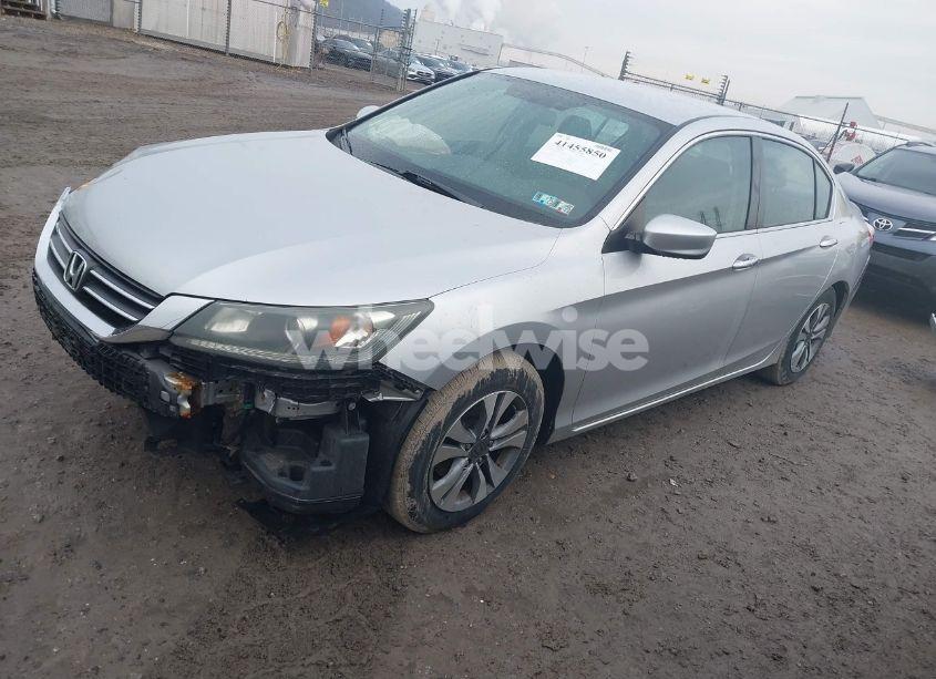 Photo 2 of 2015 Honda Accord LX (VIN 1HGCR2E30FA017564)