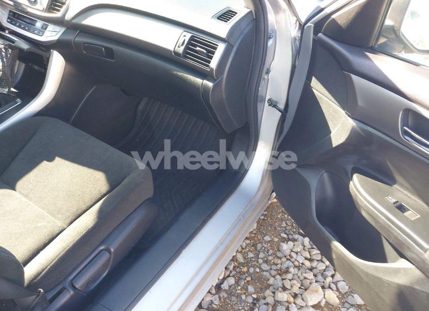 Photo 5 of 2013 Honda Accord LX (VIN 1HGCR2E32DA114147)