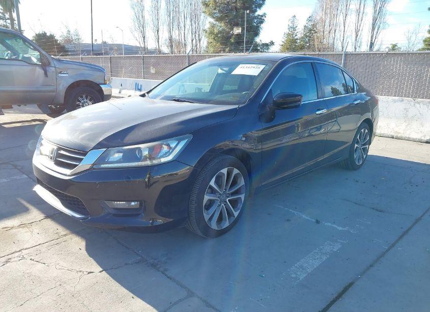Photo 2 of 2015 Honda Accord SPORT (VIN 1HGCR2E51FA192651)