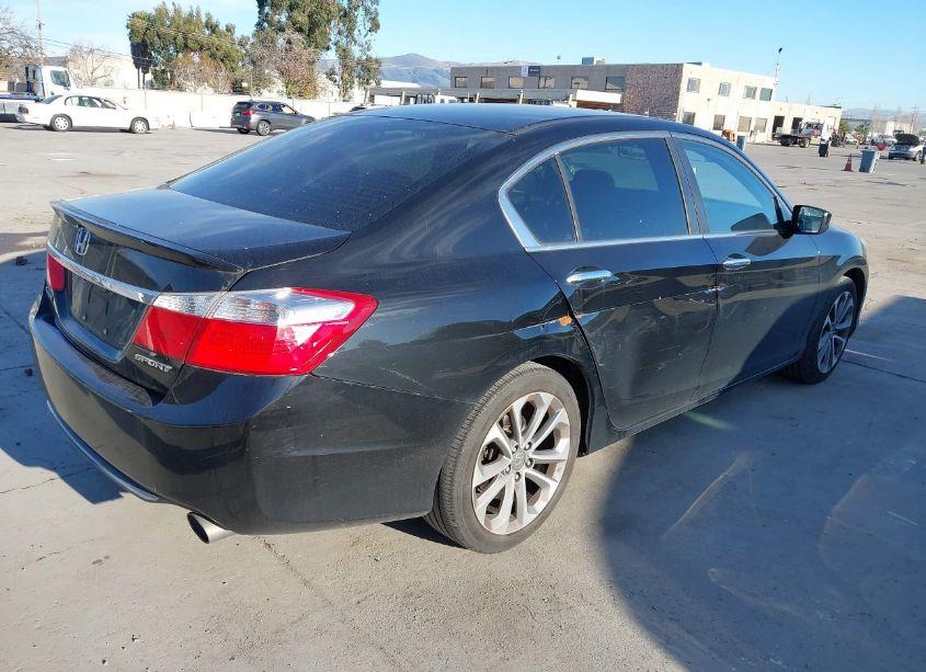 Photo 4 of 2015 Honda Accord SPORT (VIN 1HGCR2E51FA192651)