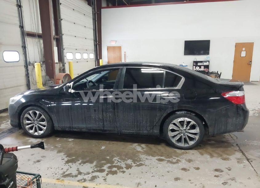 Photo 14 of 2015 Honda Accord SPORT (VIN 1HGCR2E57FA111555)