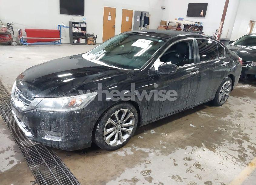 Photo 2 of 2015 Honda Accord SPORT (VIN 1HGCR2E57FA111555)