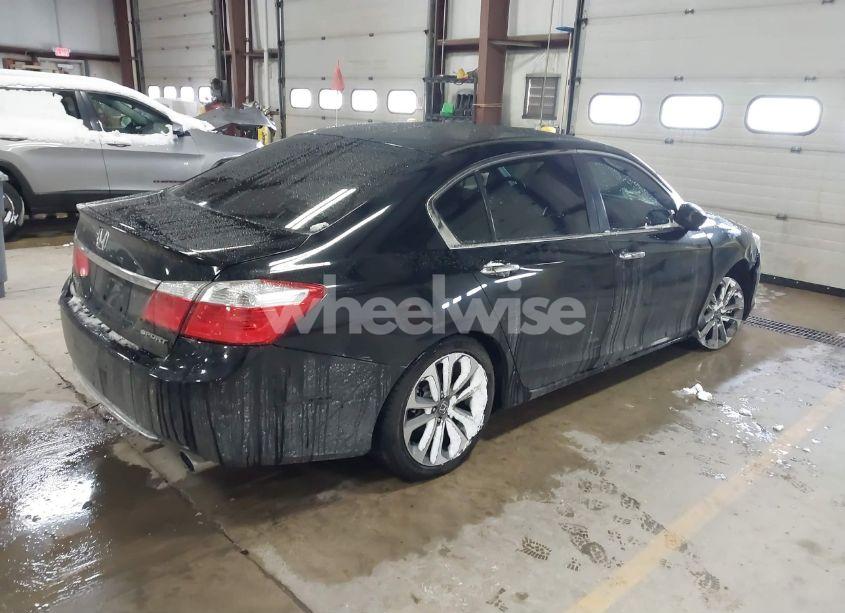 Photo 4 of 2015 Honda Accord SPORT (VIN 1HGCR2E57FA111555)