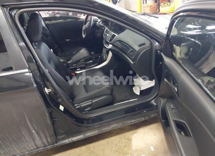 Photo 5 of 2015 Honda Accord SPORT (VIN 1HGCR2E57FA111555)