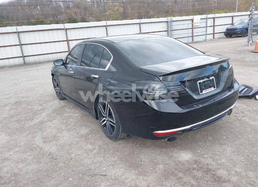 Photo 3 of 2016 Honda Accord SPORT (VIN 1HGCR2E5XGA021639)