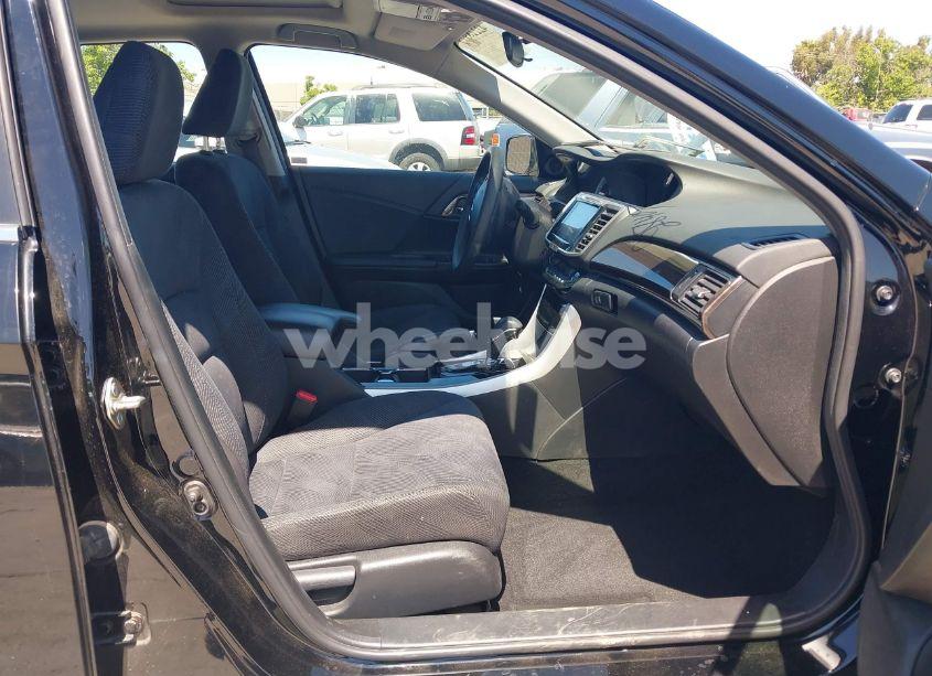 Photo 5 of 2017 Honda Accord EX (VIN 1HGCR2F00HA136464)