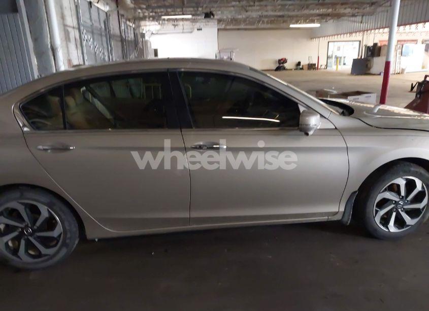 Photo 13 of 2017 Honda Accord EX (VIN 1HGCR2F0XHA062308)