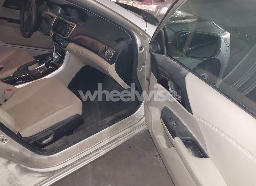 Photo 5 of 2017 Honda Accord EX (VIN 1HGCR2F0XHA062308)